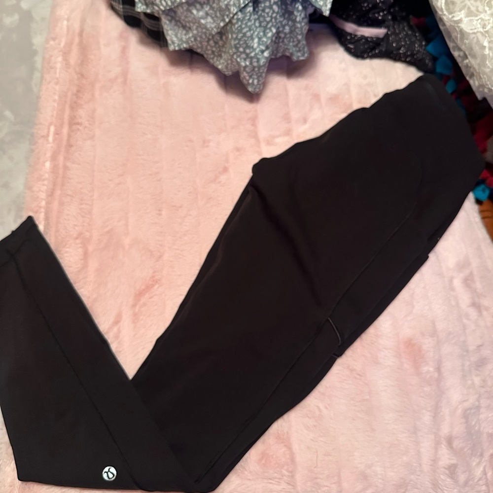 Black lululemon